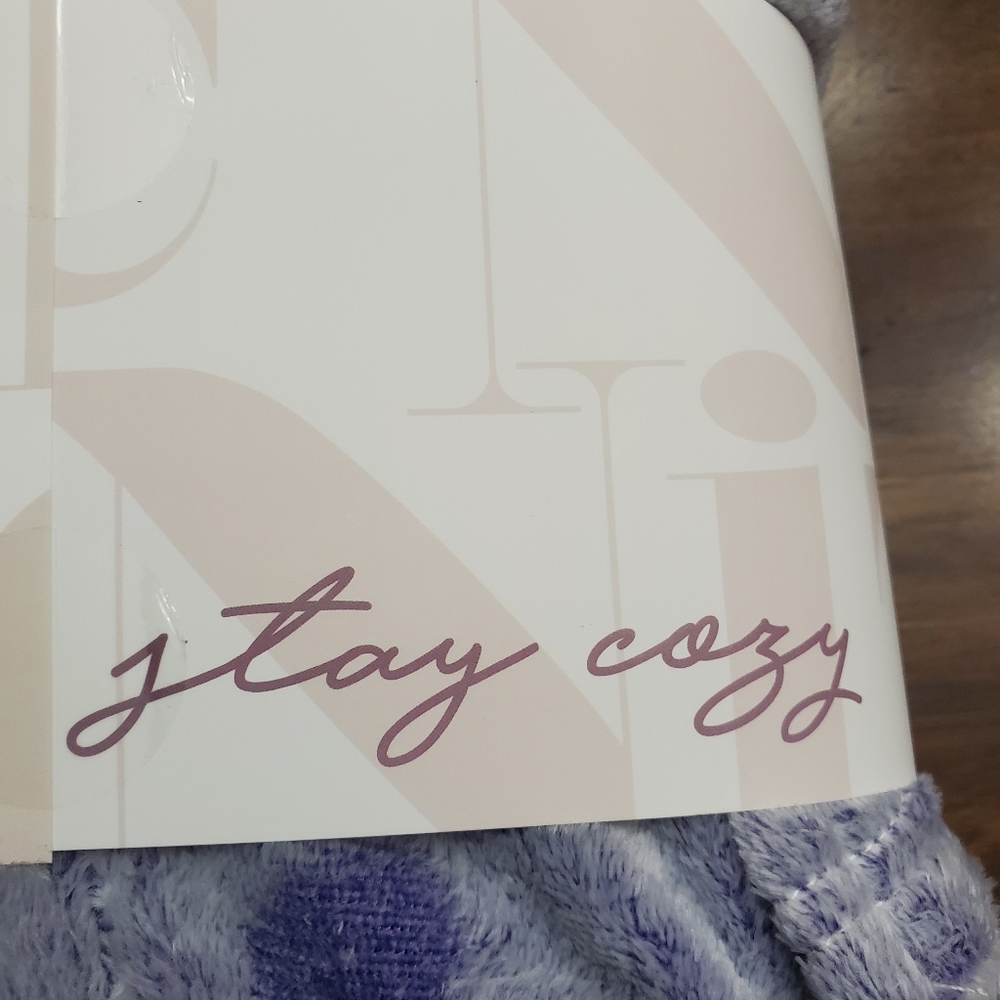 Chic Nite Robe - Picture 4 of 5